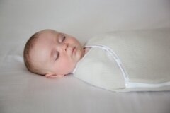 Bubbaroo Joey Pouch Swaddling Bag