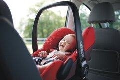 Maxi-Cosi Pebble with Family Fix Base